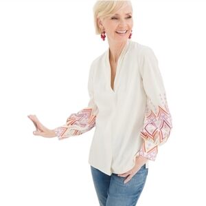 Chico’s Embroidered Sleeve V-Neck Natural Cream Blouse size 0 (4/6 US)